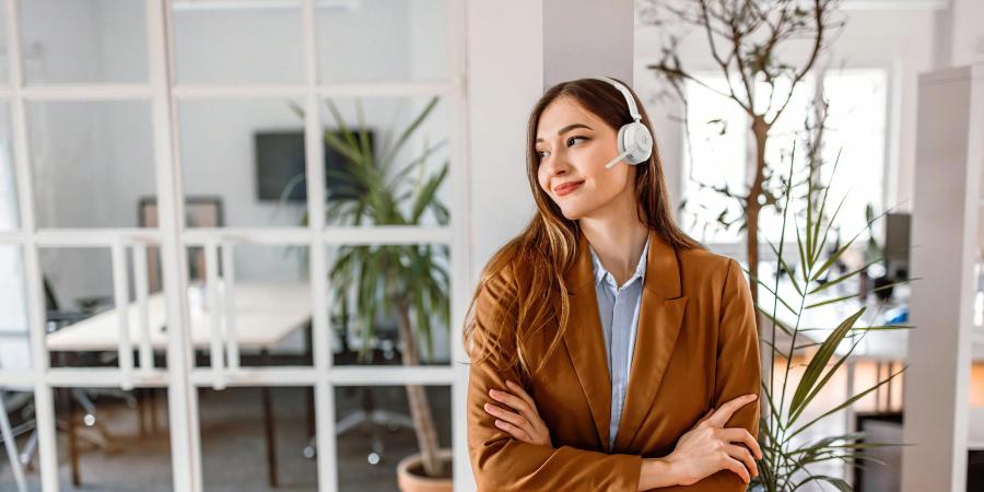 Wireless Bluetooth Headset with Noise Canceling Microphone 45H Talk Time