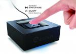 Does the Esinkin Bluetooth Audio Adapter have a built-in battery?